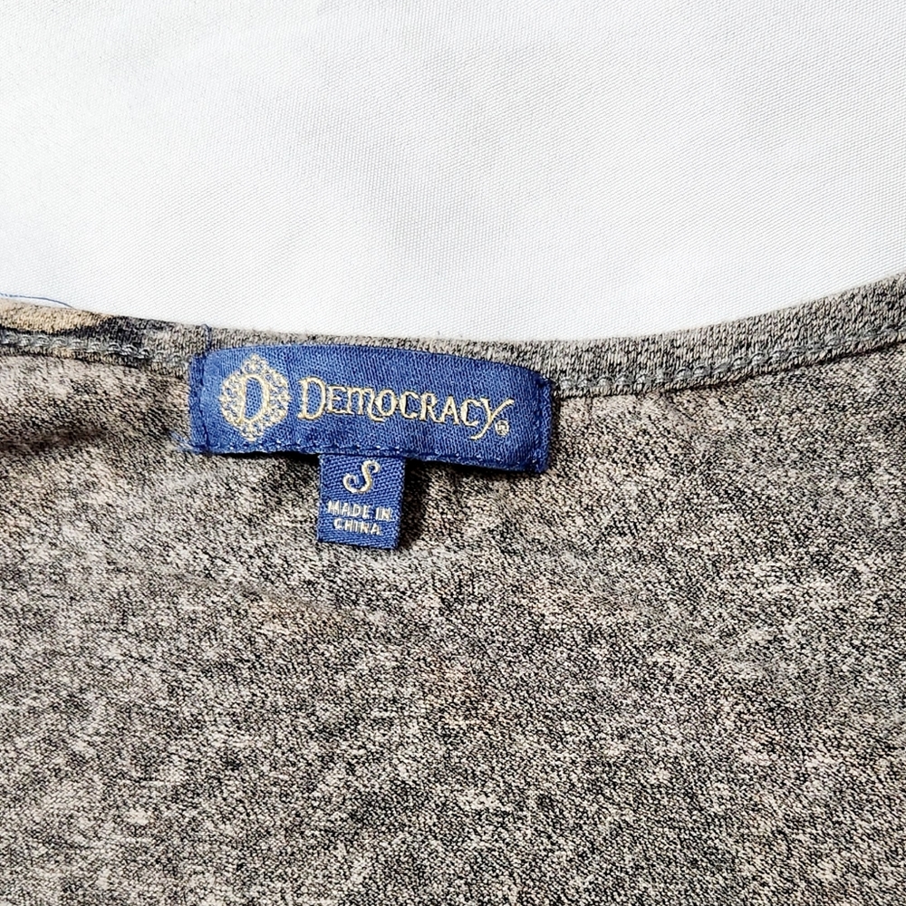 Democracy Bat Wing Crop Top Size S - Picture 4 of 8